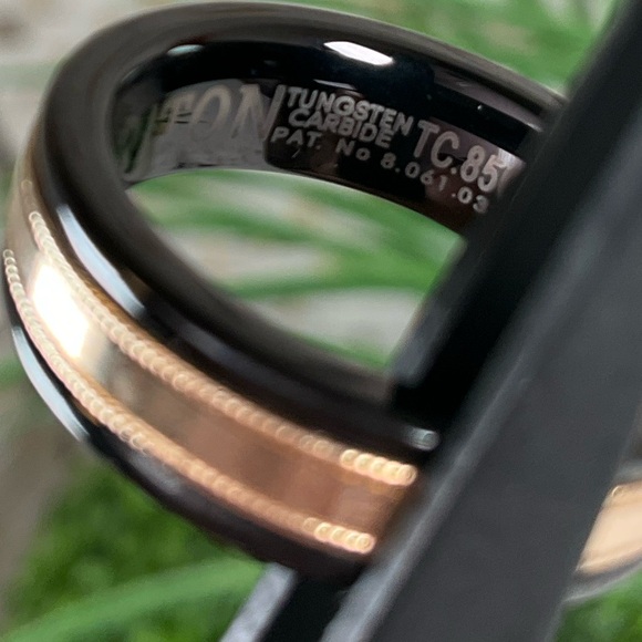 🌟14k Gold🌟 Black Triton Tungsten Carbide  Ring Size 7 -6mm wide - Picture 7 of 10